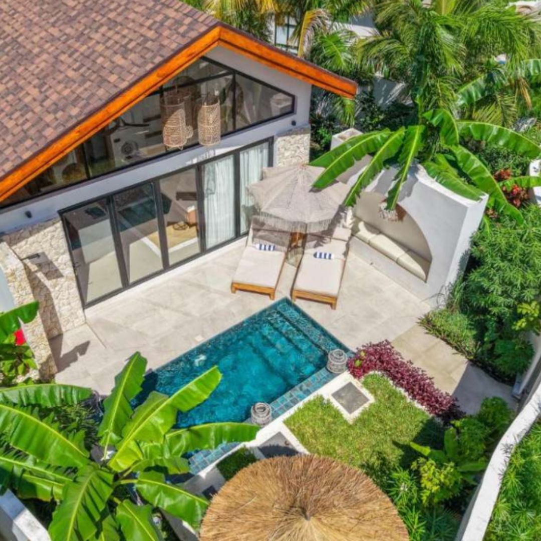 Paje emerald escapes
